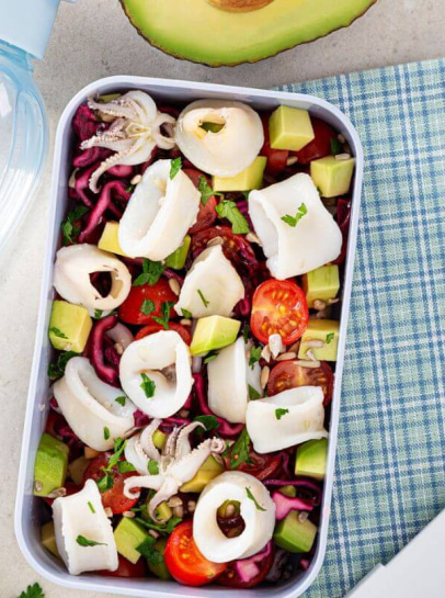 Salada de Lulas, Couve-Roxa e Abacate