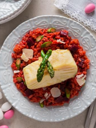 Bacalhau no Forno com Risotto de Beterraba e Espargos Verdes