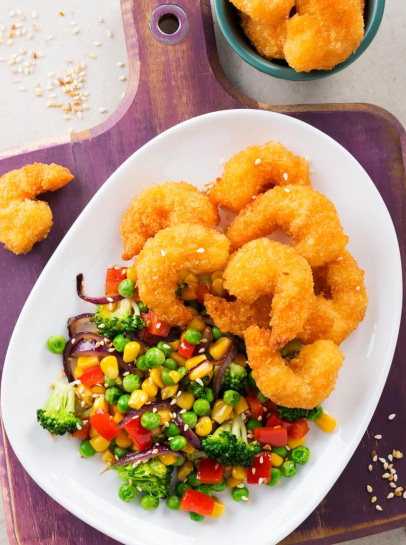 Camarão Panado com Saladinha Quente de Legumes