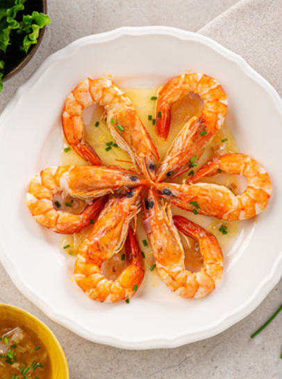 Camar&atilde;o na Chapa Com Molho de Manteiga e Moscatel