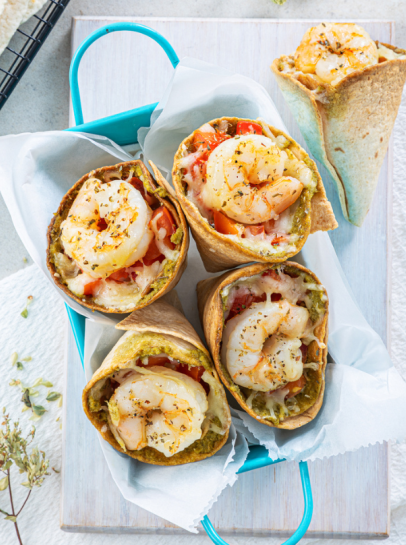 Cones de Tortilha Crocantes com Camar&atilde;o, Tomate e Pesto