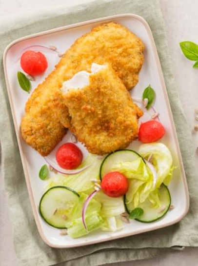 Filetes de Alho e Salsa com Salada de Melancia e Pepino