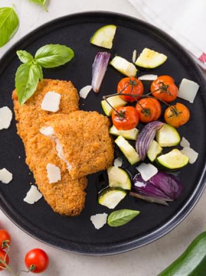 Filetes Forno Tomate e Manjericão com Legumes Assados