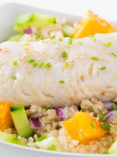 Lombos de Pescada com Salada e Quinoa e Laranja