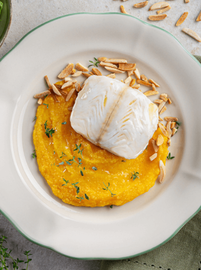 Medalhões de Pescada com Puré de Abóbora e Batata-Doce com Amêndoas