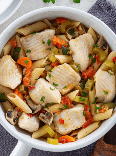 One Pot Pasta de Pangasius e Legumes