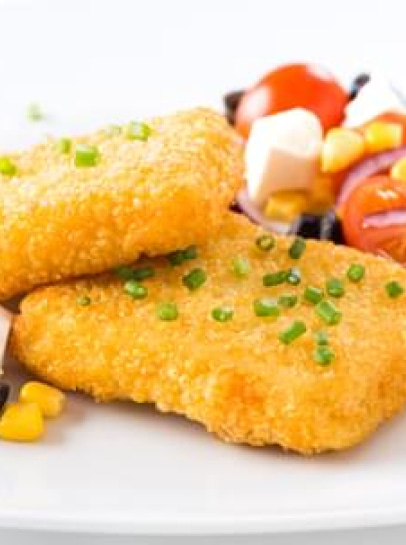Crocantes de Pescada com Salada Fresca e Feta