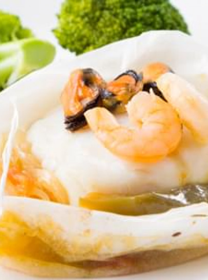 Papelotes de Medalhões de Pescada com Frutos do Mar