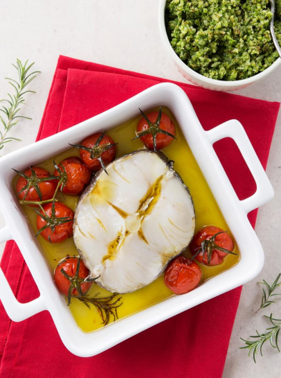 Pescada Assada com Tomate Cereja ao Alecrim