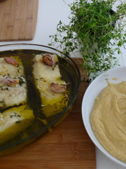 Bacalhau confitado com puré de grão