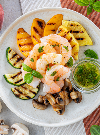 Salada de Camar&atilde;o com Legumes e Fruta Grelhados
