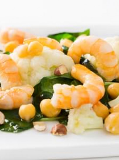 Salada Morna de Camarão com Legumes e Avelãs