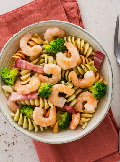 Fusilli com Miolo de Camarão, Bacon e Brócolos