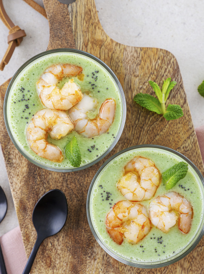 Sopa Fria De Pepino Com Camarão Salteado