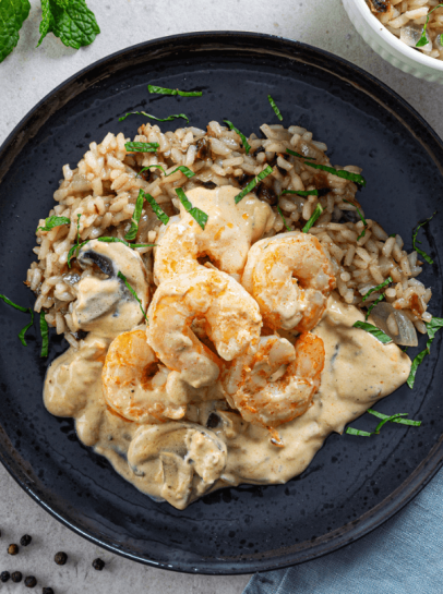 Strogonoff Rápido de Miolo de Camarão com Arroz de Tâmaras