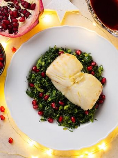 Bacalhau com Couve Salteada e Molho de Romã