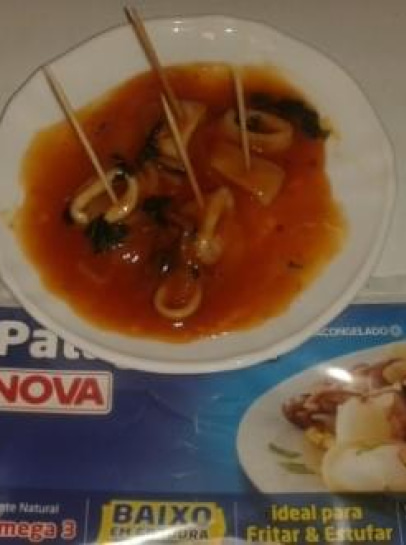 Lulas com molho de tomate