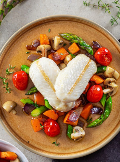 Mimos de Pescada com Salteado de Legumes ao Tomilho