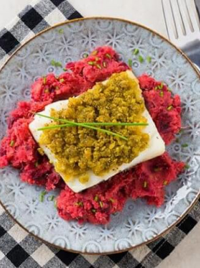 Bacalhau com Crosta de Broa e Pesto de Manjericão