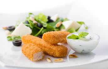 Barrinhas de Pescada Sem Glúten com Rúcula e Mozzarella