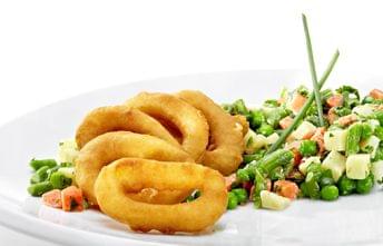 Caprichos do Mar à Sevilhana com Salada Russa