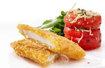 Filetes de Pescada Panados com Tomate e Queijo