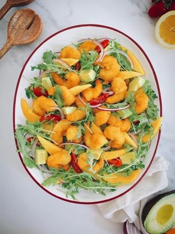 Salada de Camarão Crocante com Manga e Abacate by Chef Miguel Mesquita